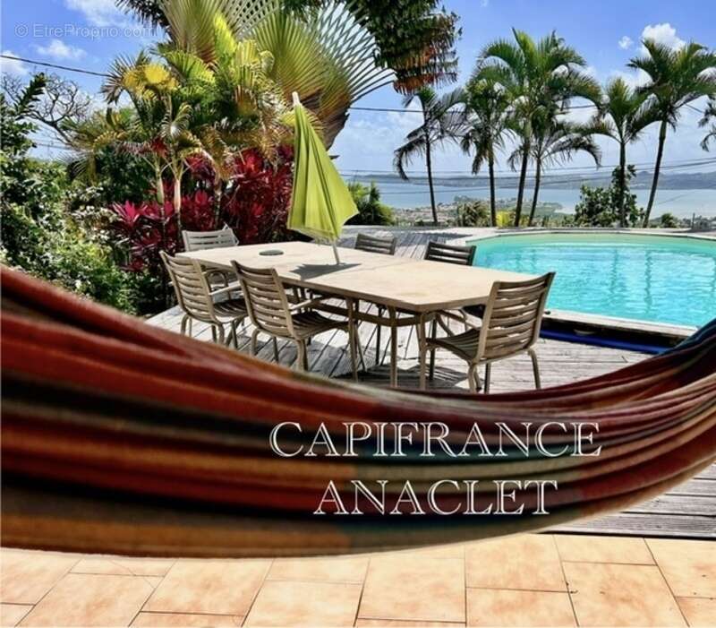 COUP DE CŒUR Magnifique Villa vue mer à vendre à LE ROBERT (972) - photo 2