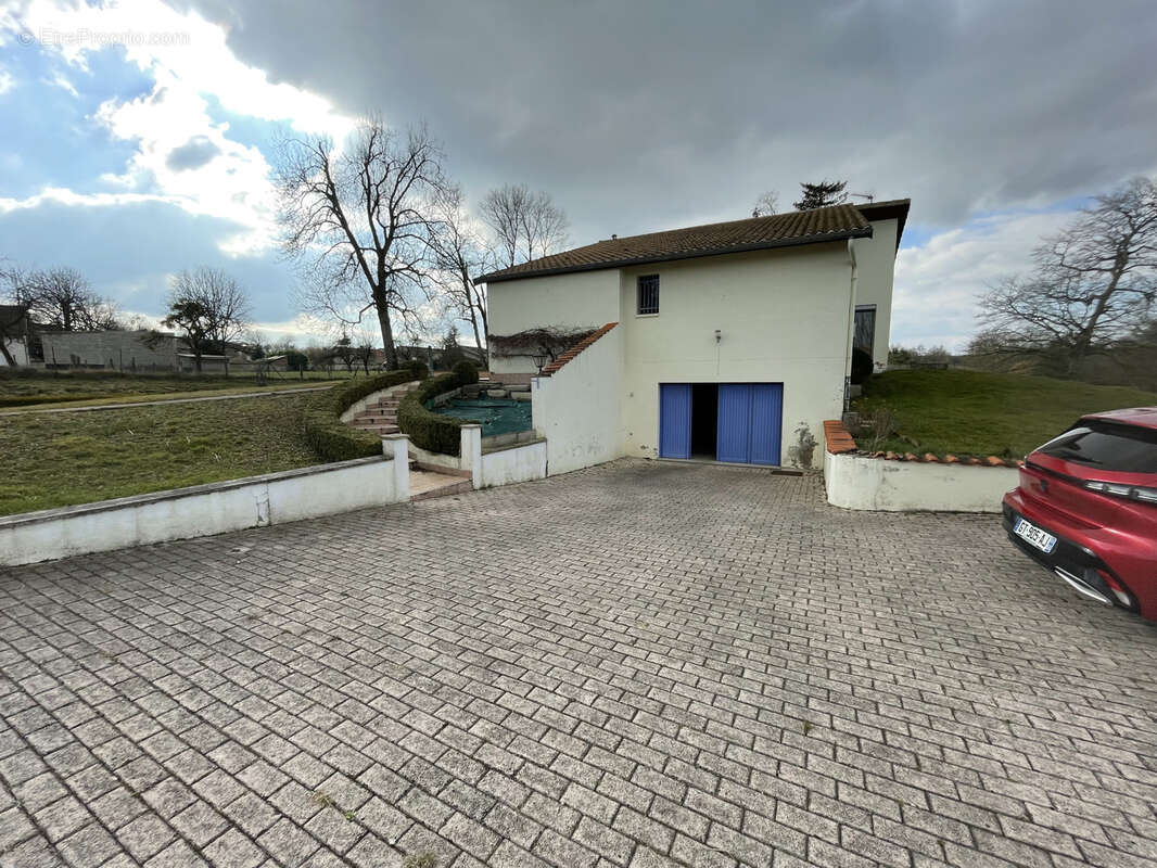 Maison à LES HAUTS-DE-CHEE