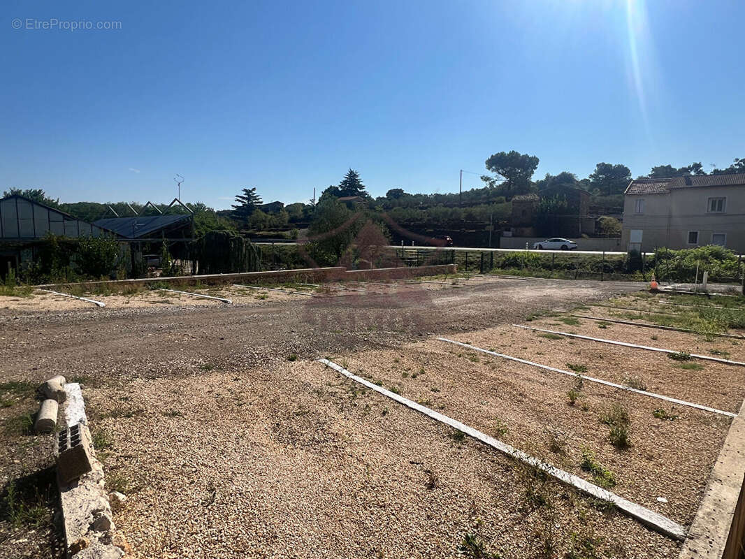 Commerce à LES MAGES