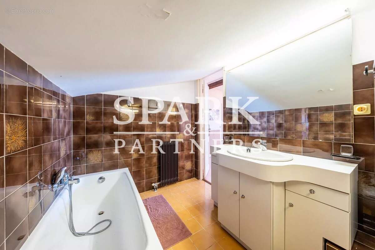 Appartement à BEAULIEU-SUR-MER