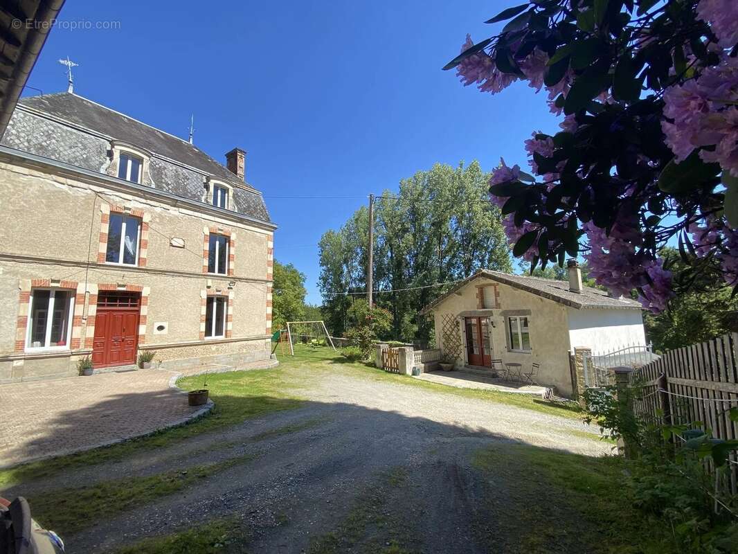 Maison à BUSSIERE-POITEVINE