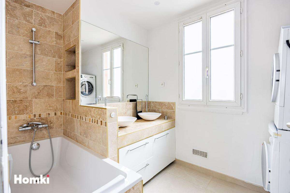 Appartement à LEVALLOIS-PERRET