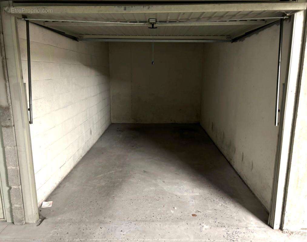 Parking à MARCQ-EN-BAROEUL