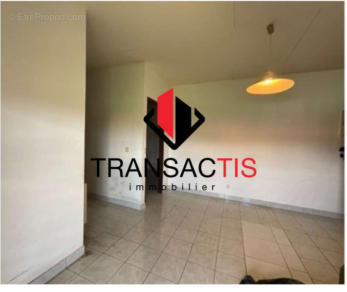 Appartement à REMIRE-MONTJOLY