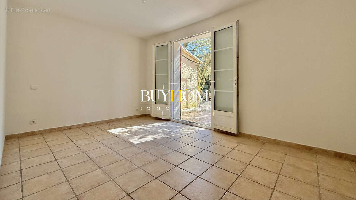 Maison à L&#039;ISLE-SUR-LA-SORGUE