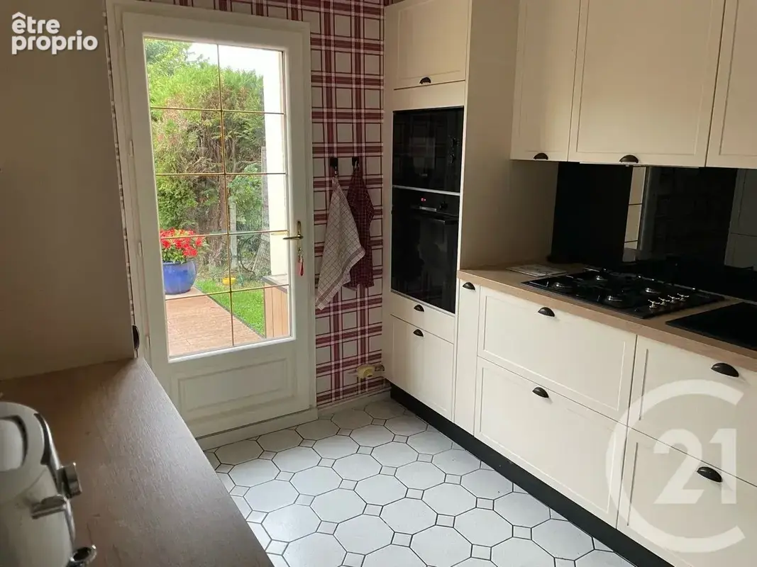 Maison 3 pièces 81 m² à vendre à Bernay (27300) - photo 3