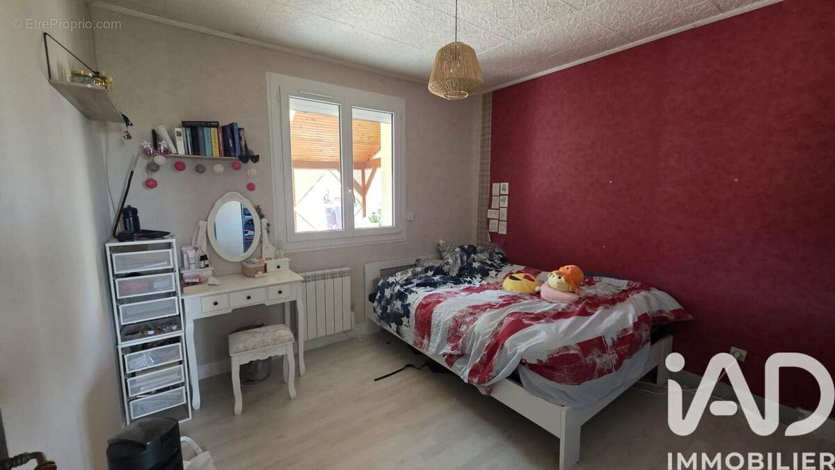 Maison 114 m² à Chambon-La-Foret  - photo 8