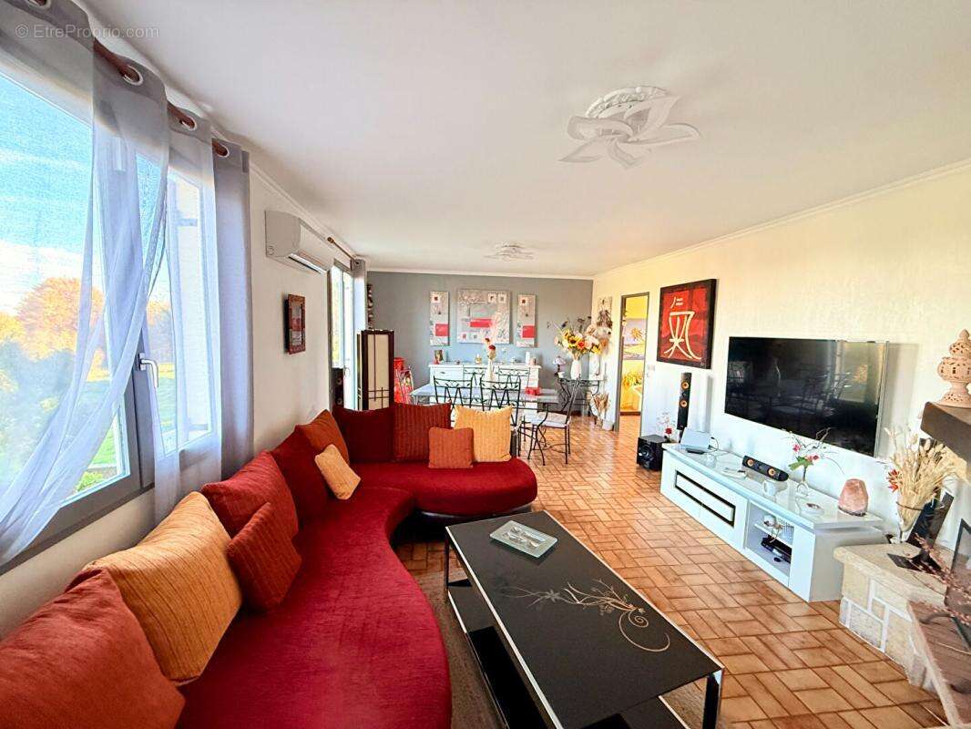 Maison à VILLENEUVE-SUR-YONNE