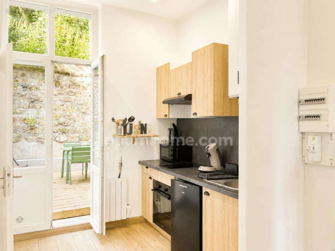 Appartement Honfleur Centre - 2 pièces rénové de 32 m2 - Plain pied - Cour privative Sud- Vue Bassin - photo 2