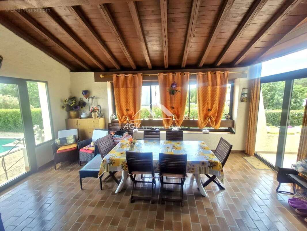 A Rousson, maison d'environ 161 m² avec piscine - photo 6