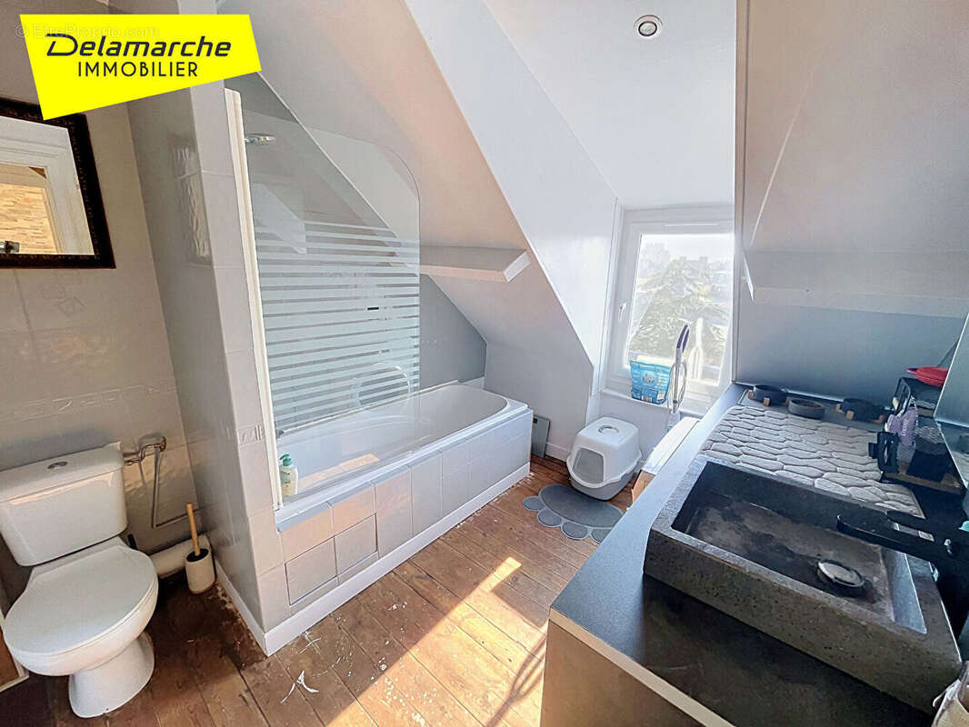 Appartement à DONVILLE-LES-BAINS