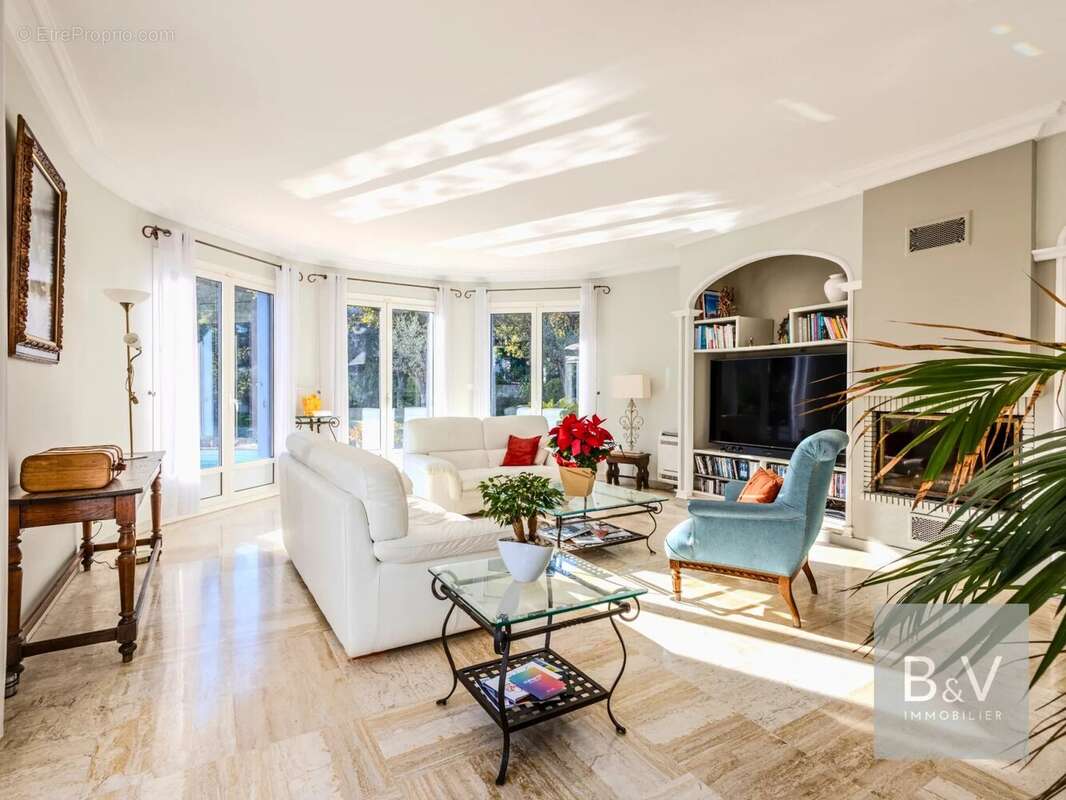 Maison à MOUANS-SARTOUX