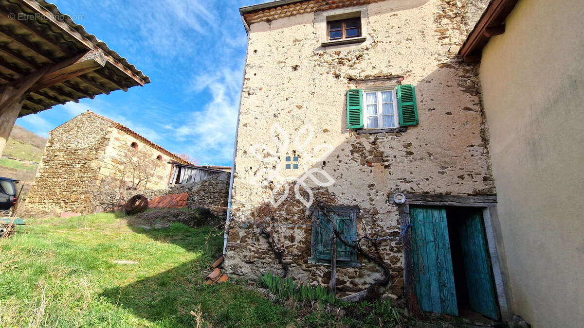 Maison à VILLENEUVE-D'ALLIER