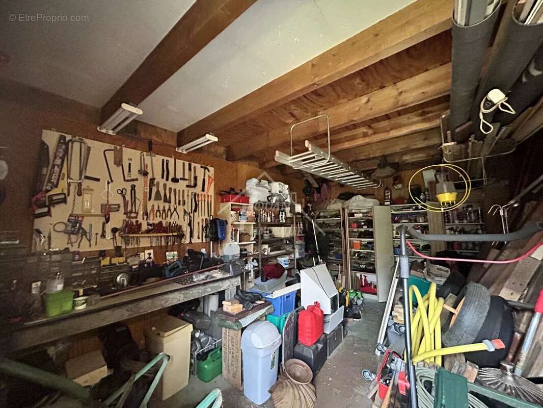 Maison à BELLENAVES