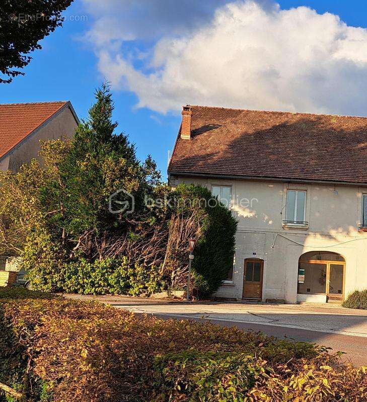 Maison à CHAMPAGNOLE