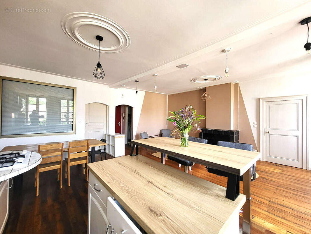 Noveant sur Moselle - Vaste 3 pièces - 1 chambre - 1 cave - 1 place de stationnement privatif - photo 5