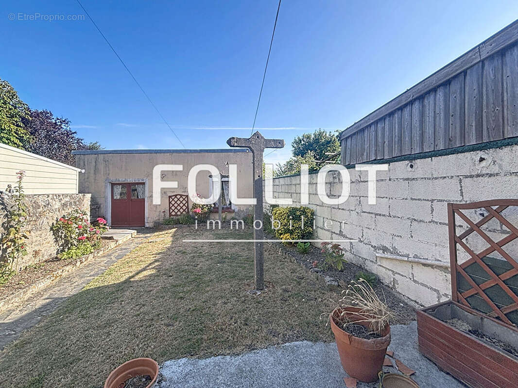 À vendre 50590 montmartin-sur-mer bourg hyper centre maison en pierre de 88 m², 2 chambres - photo 9