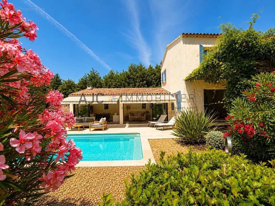 Saint-Rémy-de-Provence – Maison lumineuse de 4 chambres avec piscine proche centre - photo 5