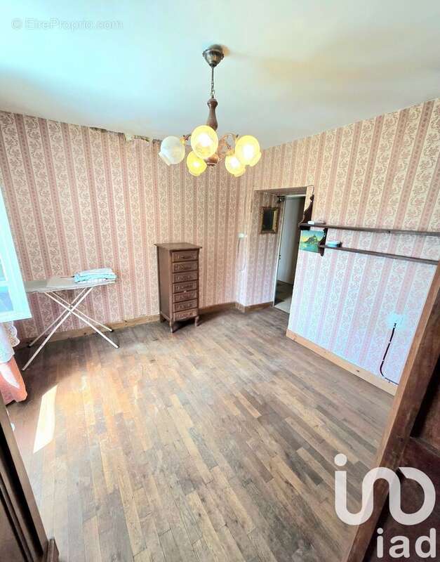 Maison 104 m² à Thollet  - photo 6