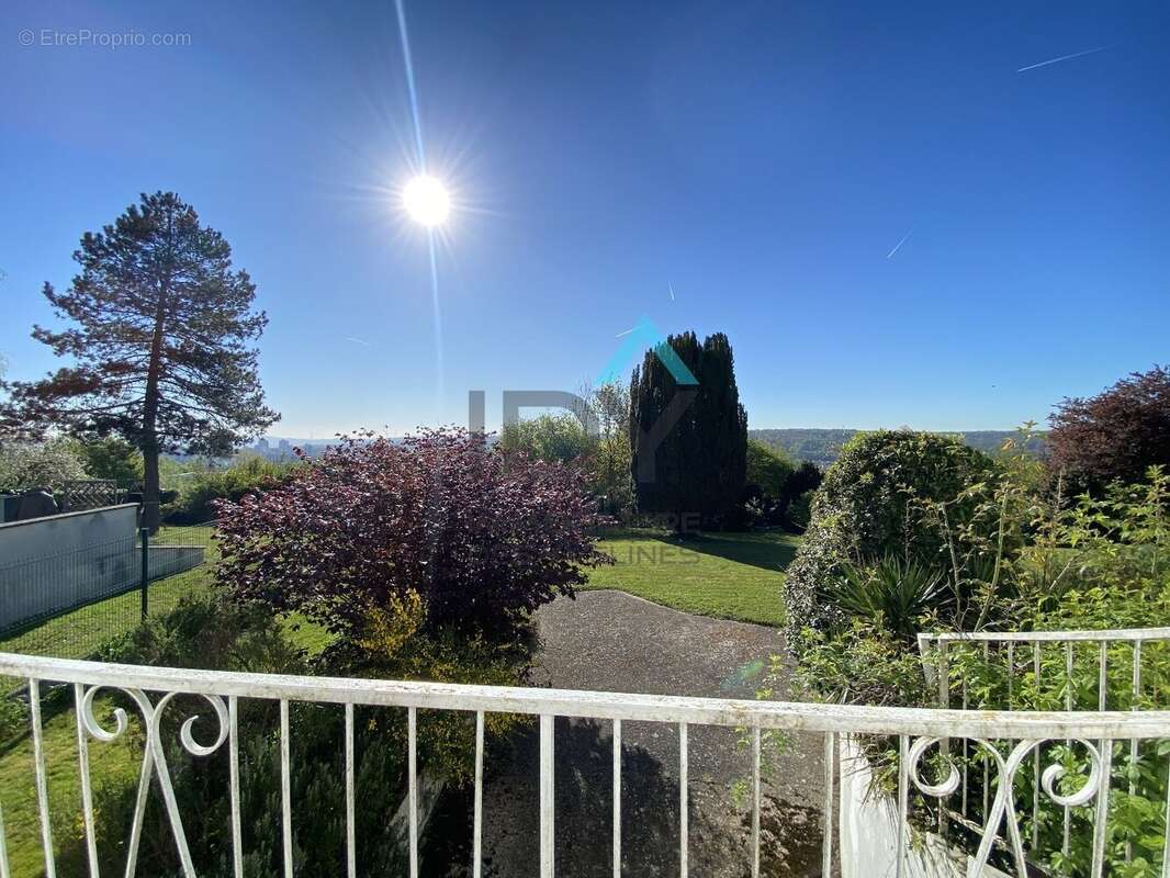 Maison à MAREIL-MARLY