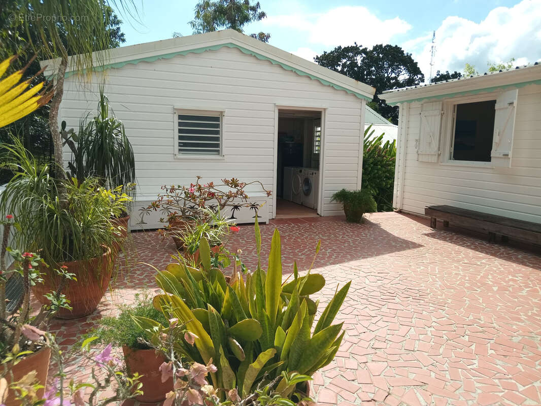 Maison à PETIT-BOURG