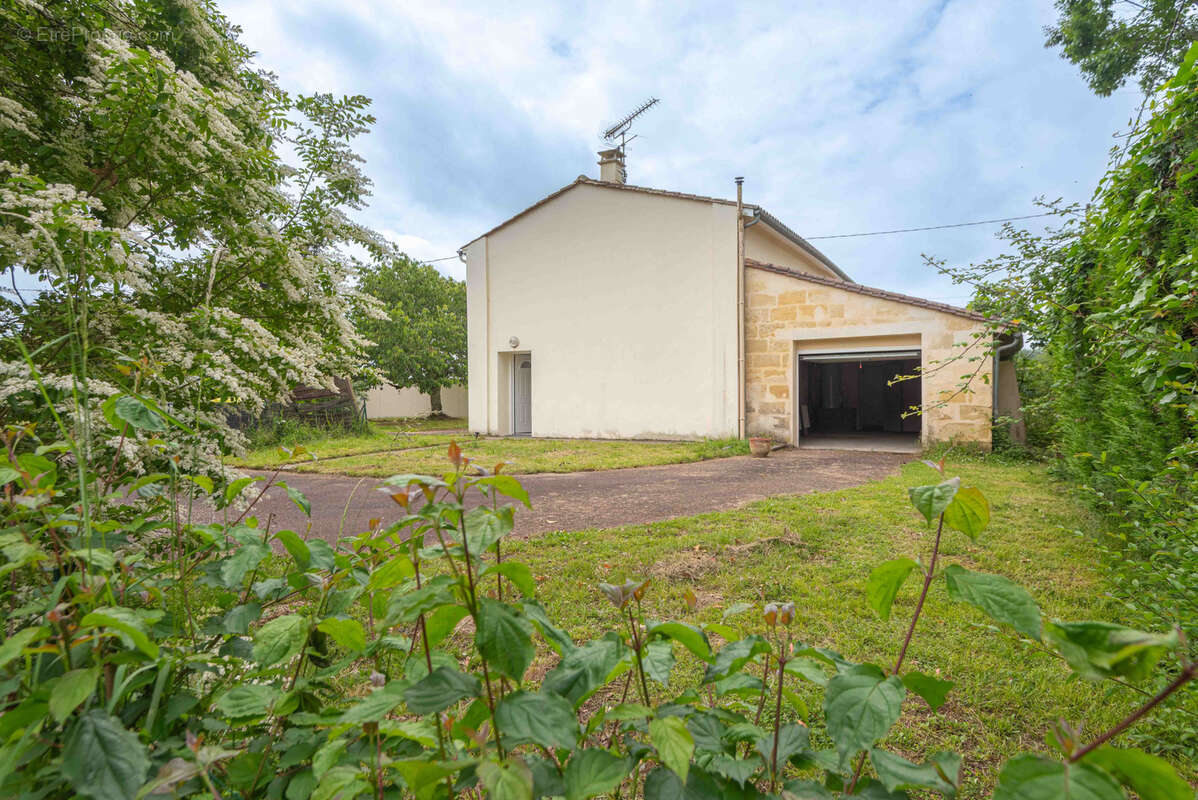 Maison à QUINSAC