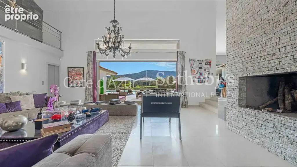 Villa de prestige proche de Saint-Tropez avec sept chambres et vue sur la campagne provençale - photo 4