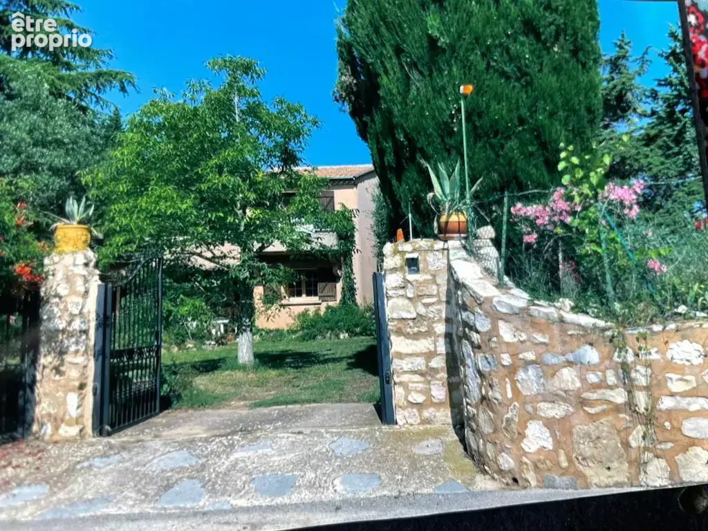 Villa t6 sur 1172 m2 - photo 3