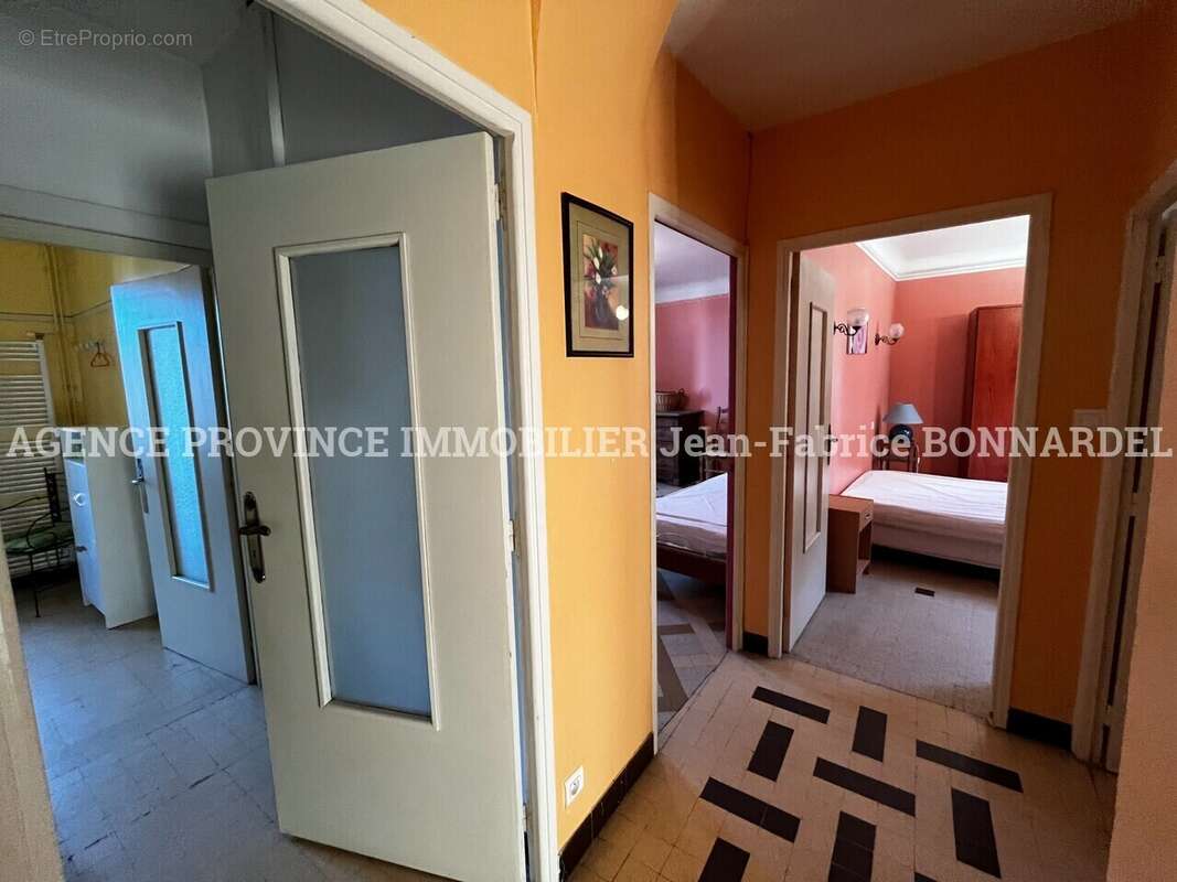 Maison 112 m² à Suze-La-Rousse  - photo 8