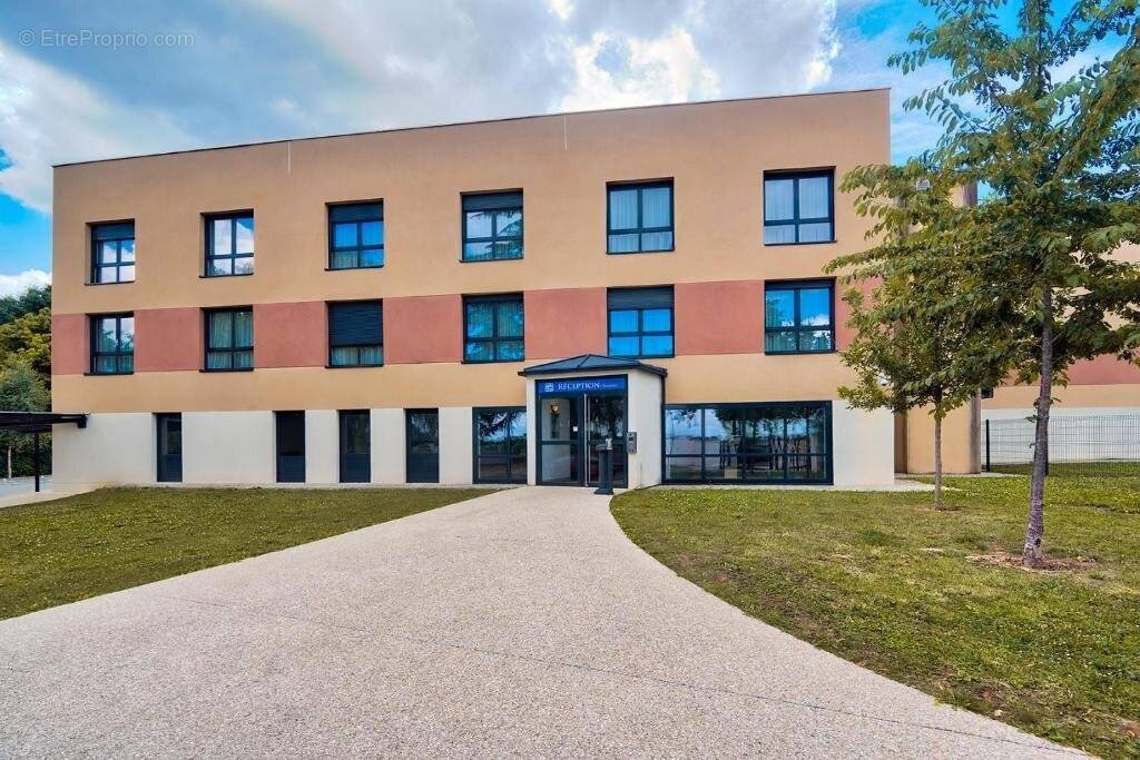 Appartement à MAGNY-LES-HAMEAUX