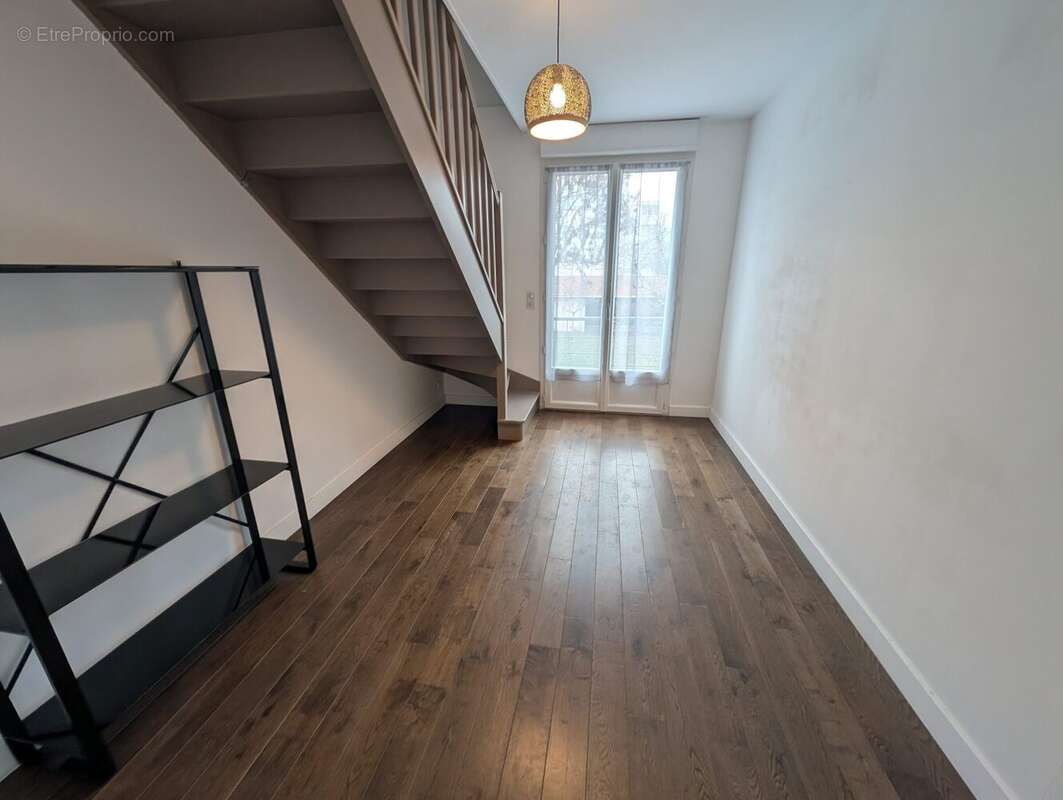 Maison à LES CLAYES-SOUS-BOIS