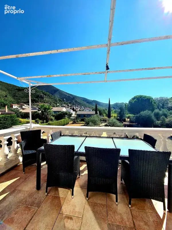 Villa de 248 m² habitables offrant 7 chambres sur 2160 m².  - photo 11