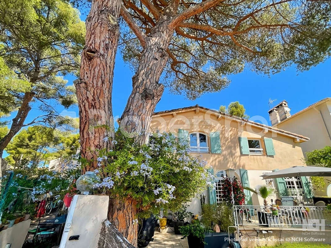 Maison à SAINT-CYR-SUR-MER