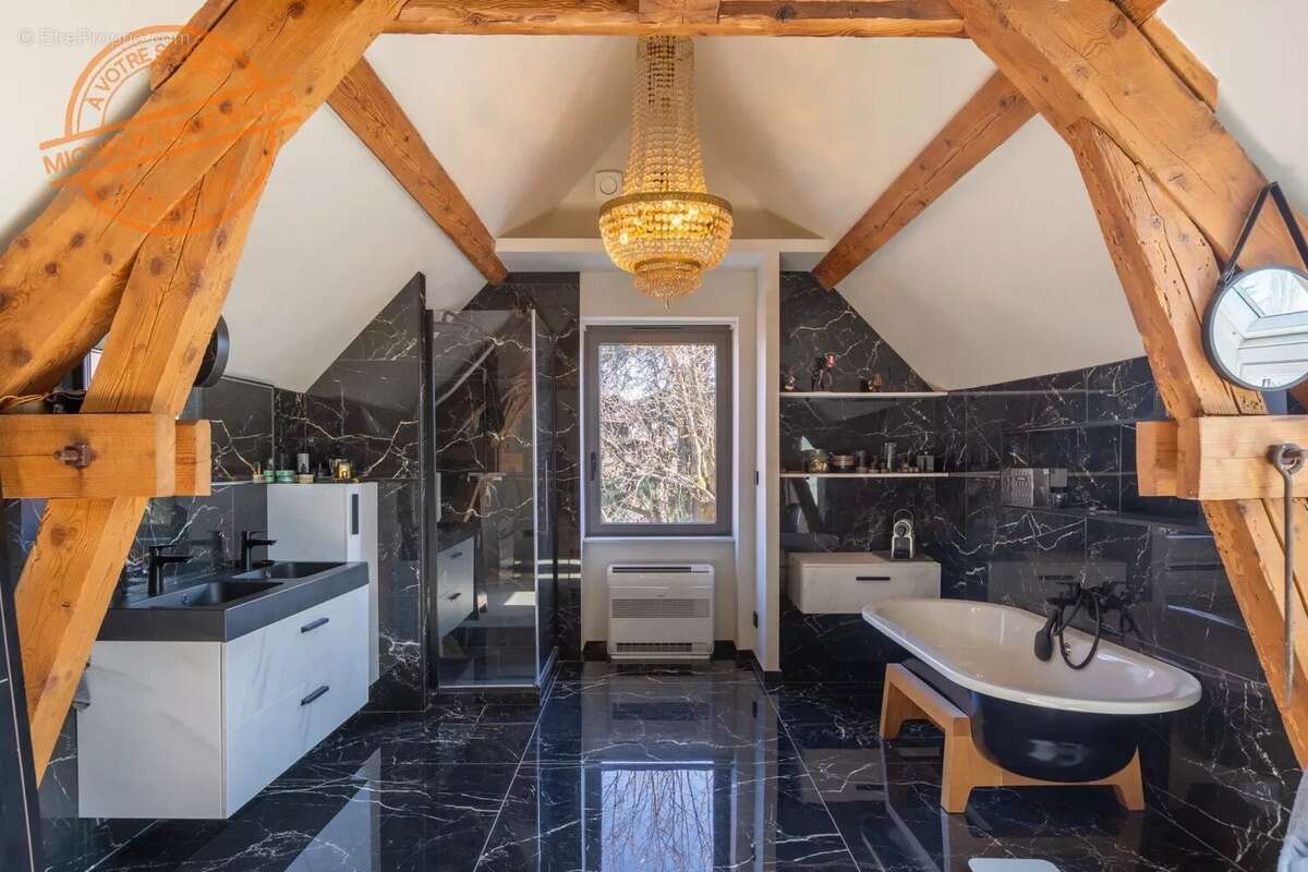 Maison à CHAMPAGNE-AU-MONT-D&#039;OR