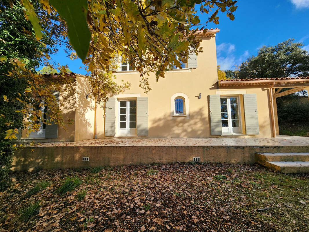 Maison à MERINDOL-LES-OLIVIERS
