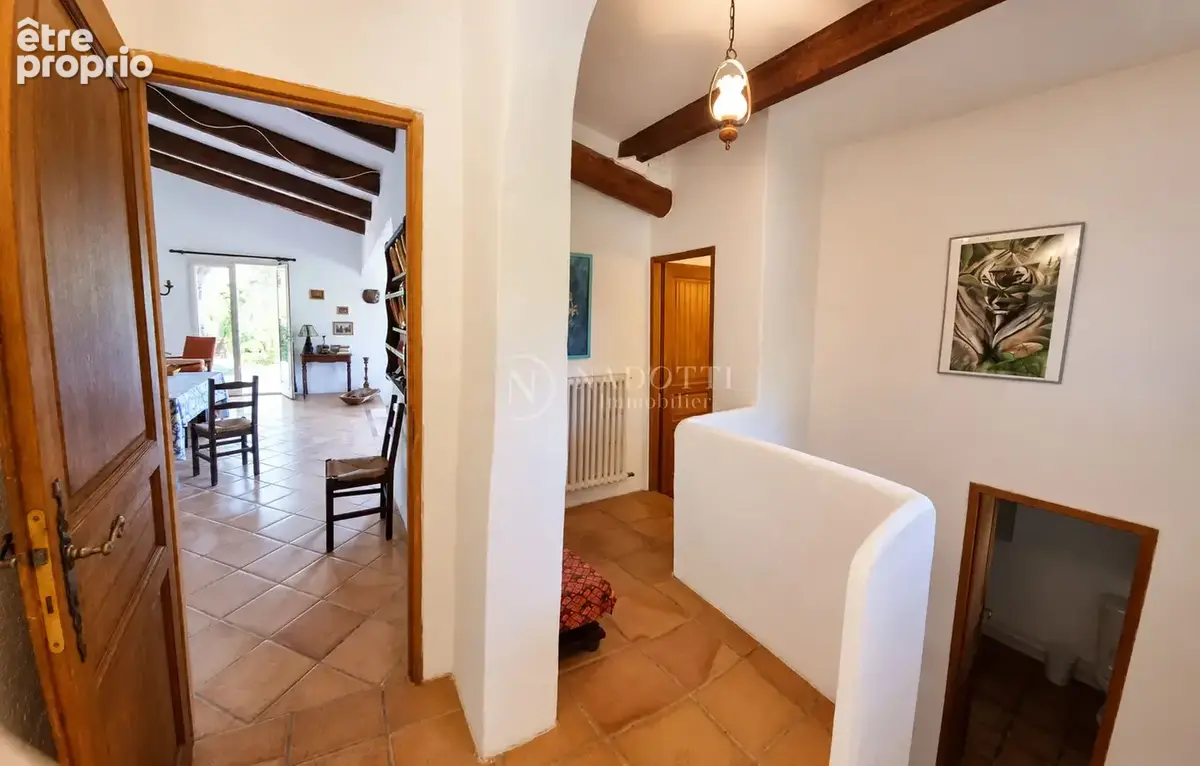 Lourmarin Villa 135m2 sur 5045 m2 terrain avec piscine - photo 7