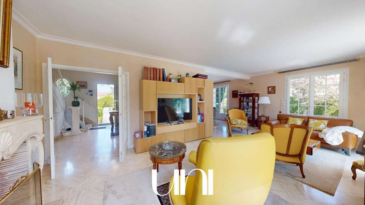 Maison 6 pièces 142m2 avec piscine - Colomby-Anguerny - photo 8