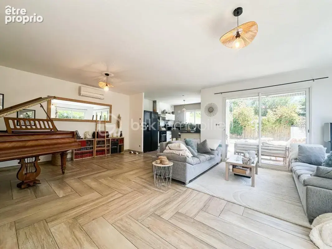 Maison avec piscine et terrasse dominante - photo 4