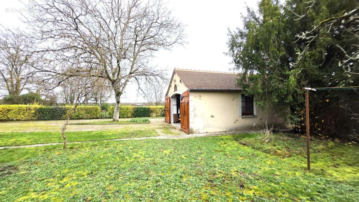 Maison à MEZIERES-EN-BRENNE