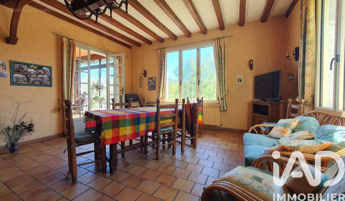 Photo 2 - Maison à CERNUSSON