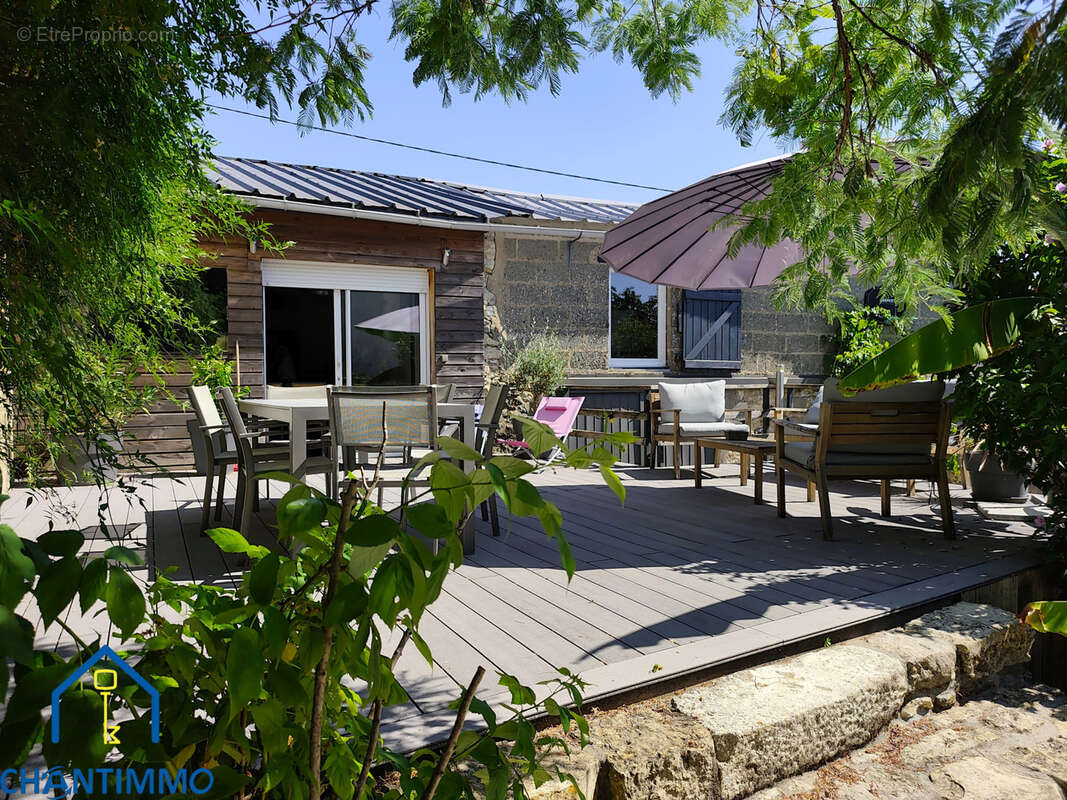 Beaucoup de charme pour cette maison en pierres à CHANTONNAY - photo 2