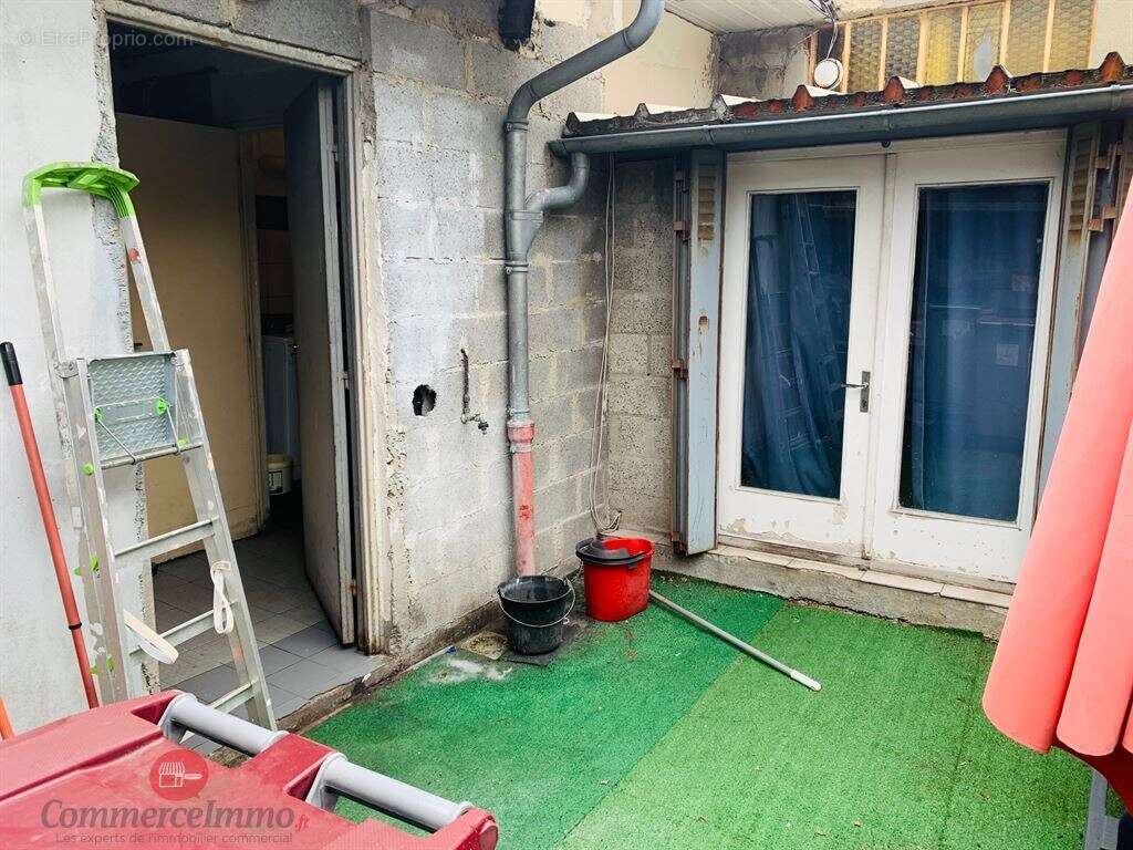 Commerce à SARTROUVILLE