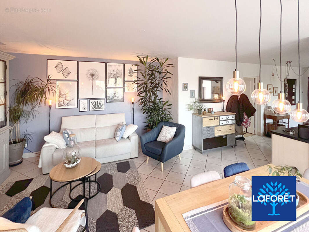 Appartement à DECINES-CHARPIEU