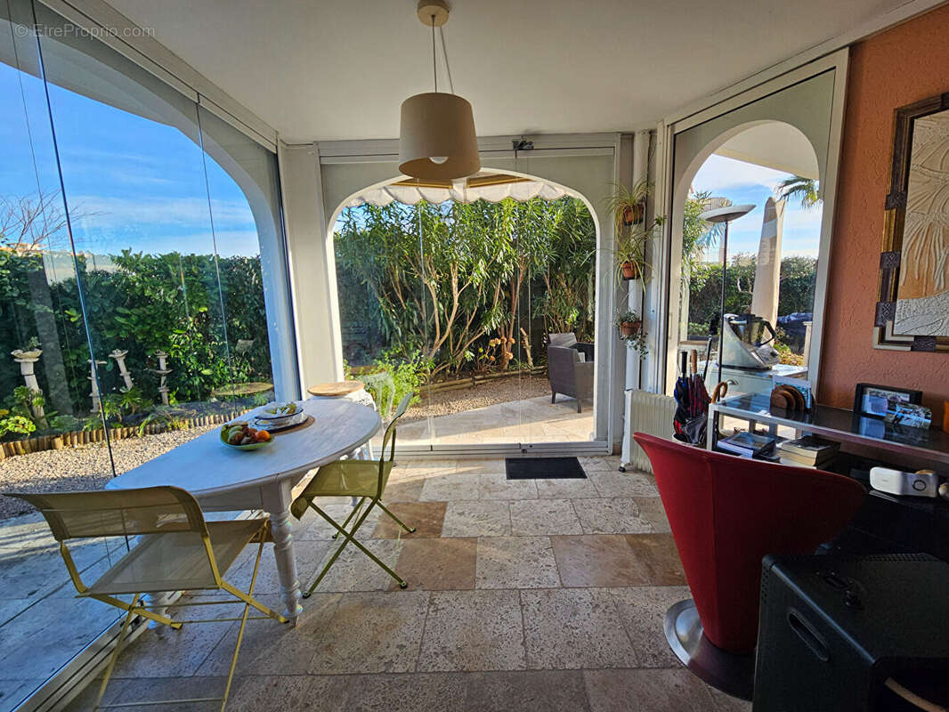 Appartement à MANDELIEU-LA-NAPOULE