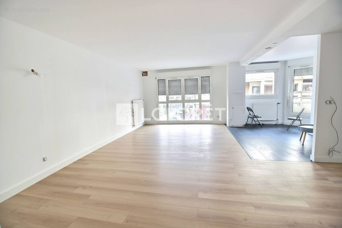 Appartement à VILLENEUVE-LA-GARENNE