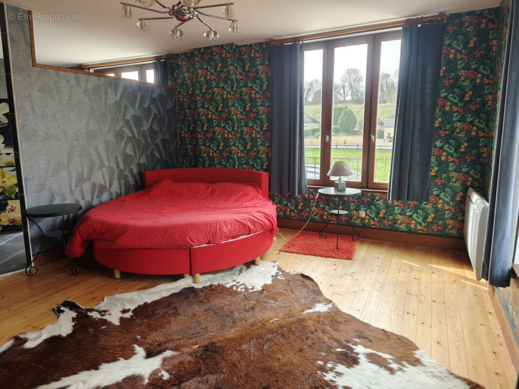 Maison à MONTREUIL-L'ARGILLE