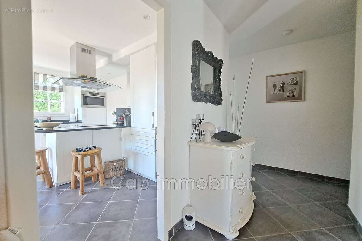 Maison 120 m² à Agde  - photo 6