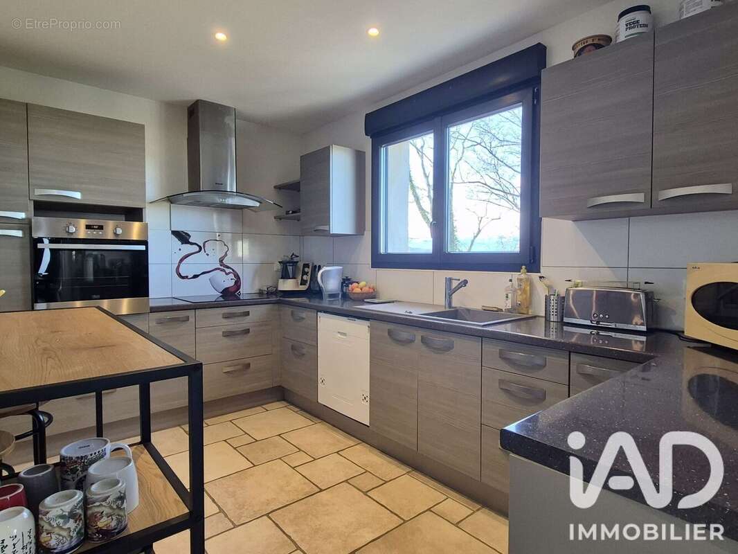 Maison 100 m² à Gelos  - photo 5