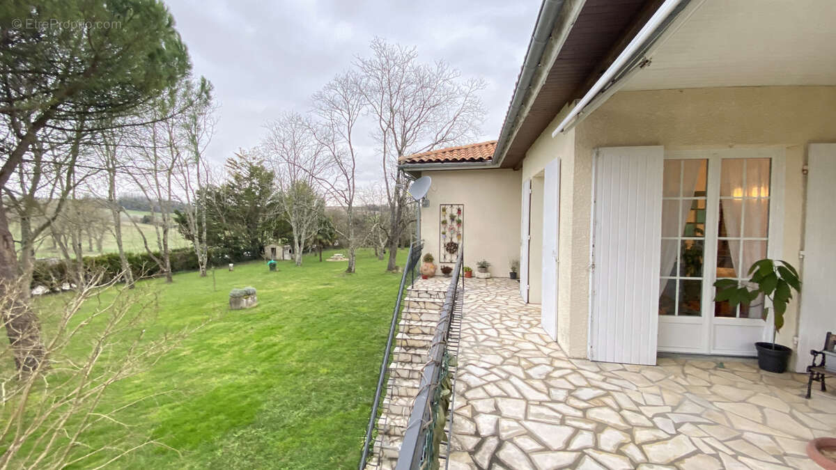 Maison à SAINT-FORT-SUR-GIRONDE