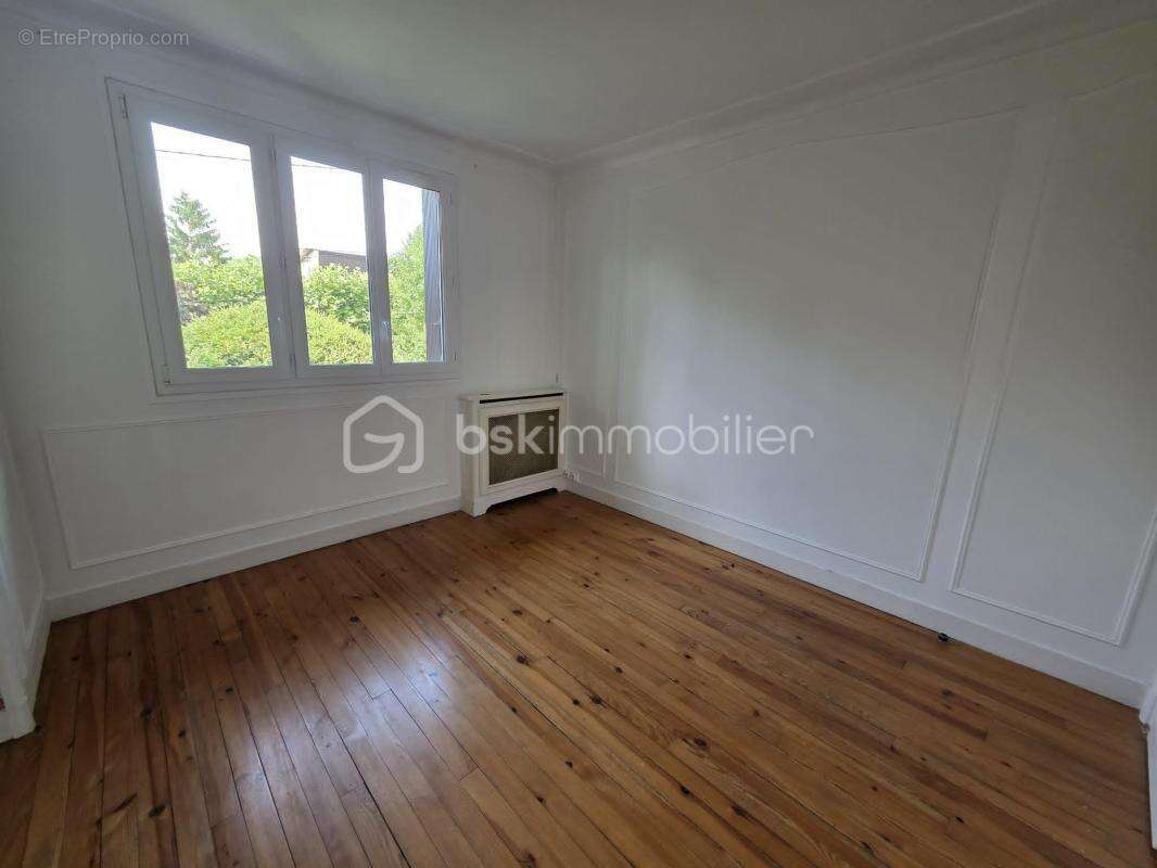 Maison individuelle - 4 chambres - grand terrain - photo 10